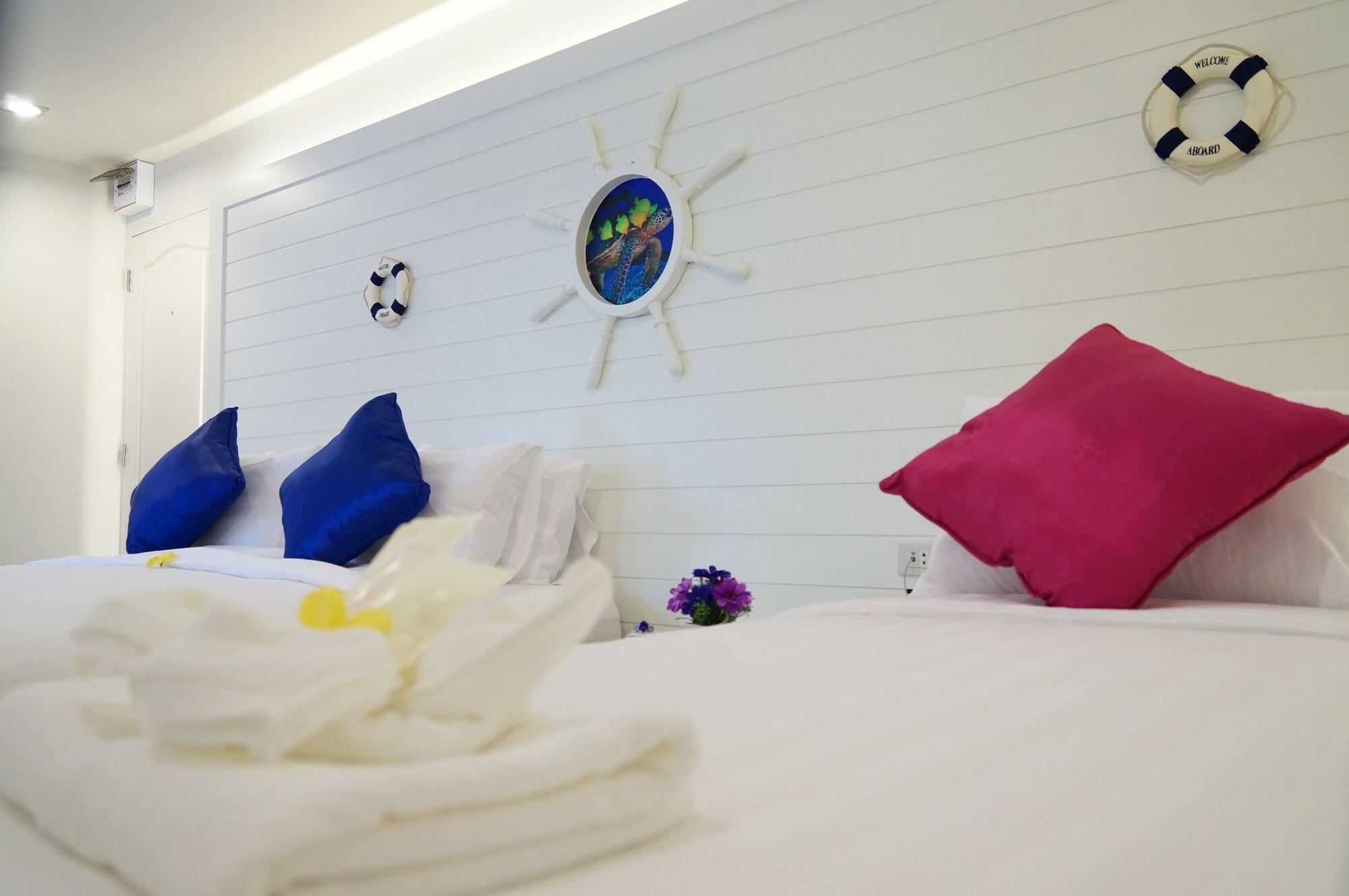 Bed By Cruise Hotel At Samakkhi-Tivanont Нонтхабурі Екстер'єр фото