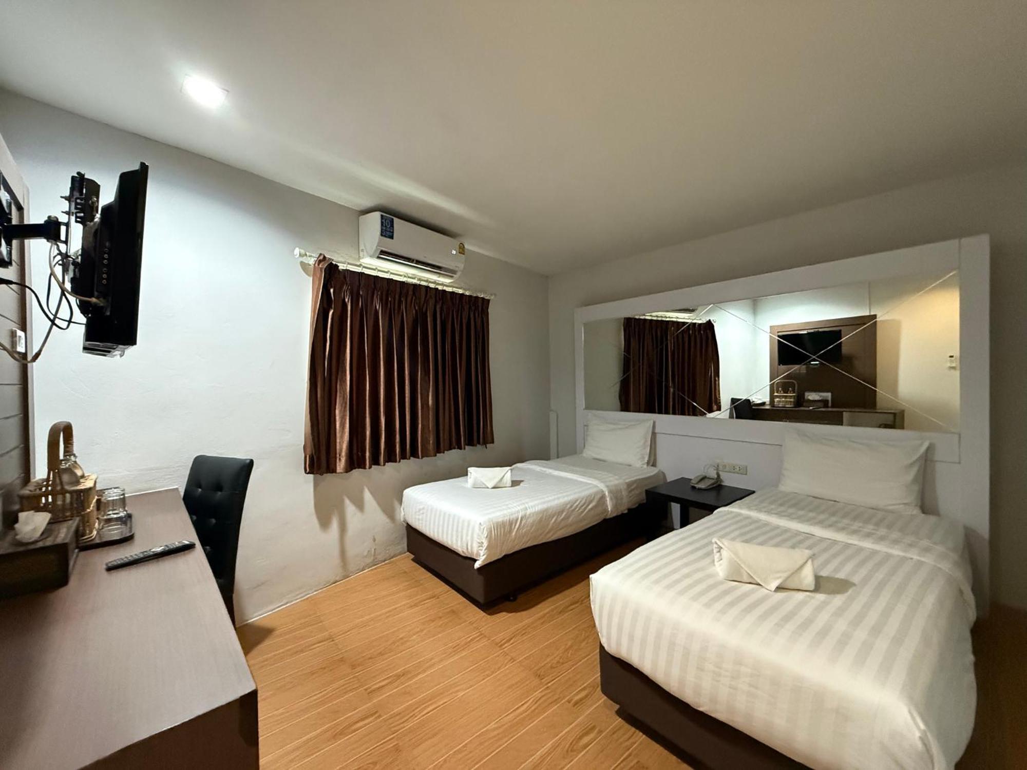 Bed By Cruise Hotel At Samakkhi-Tivanont Нонтхабурі Екстер'єр фото