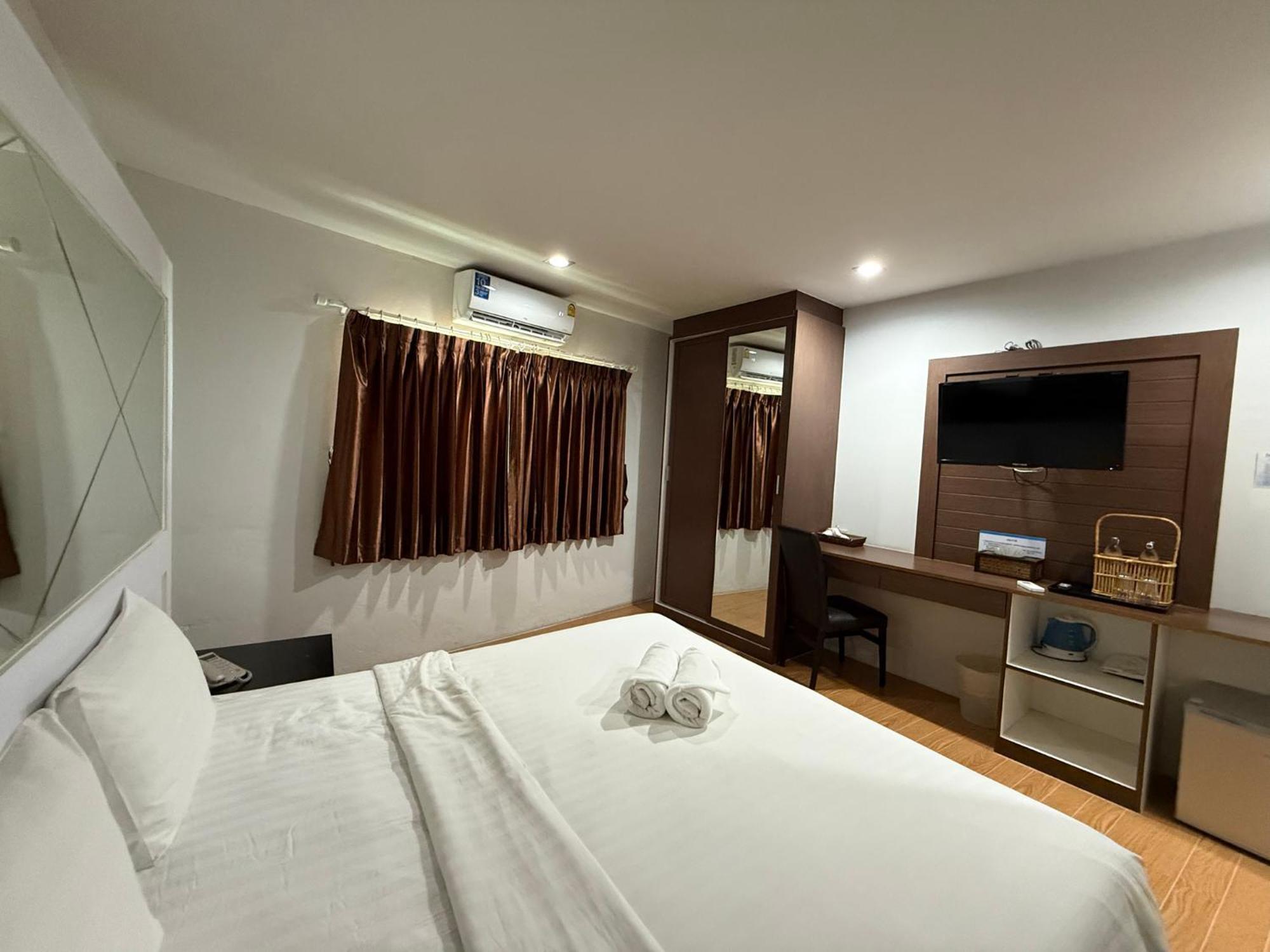 Bed By Cruise Hotel At Samakkhi-Tivanont Нонтхабурі Екстер'єр фото