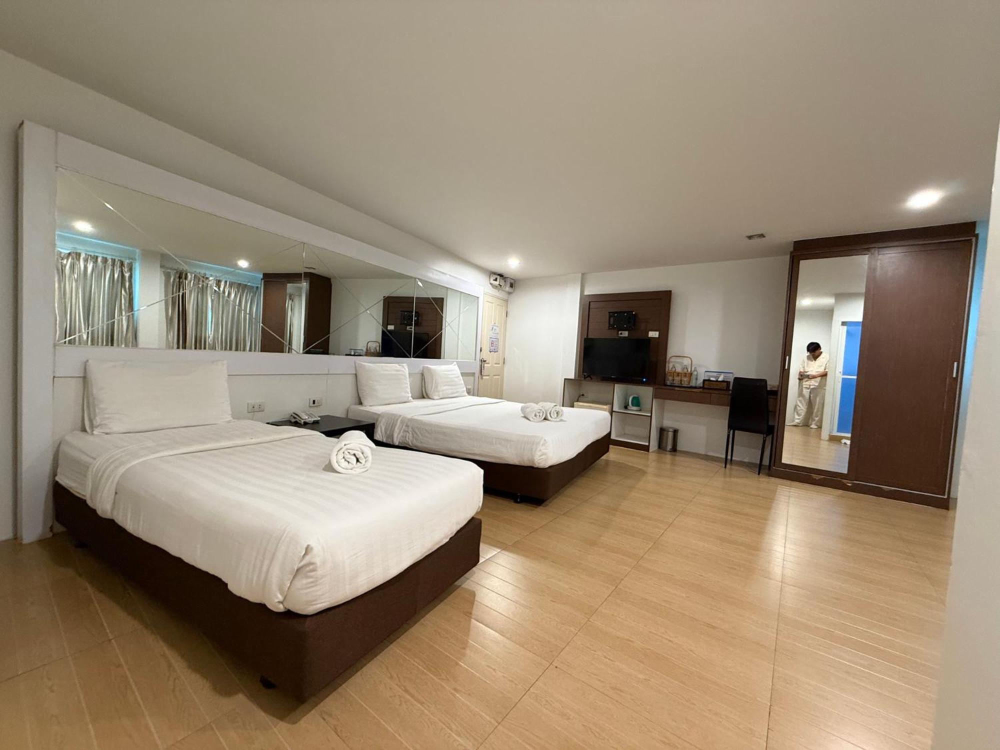 Bed By Cruise Hotel At Samakkhi-Tivanont Нонтхабурі Екстер'єр фото
