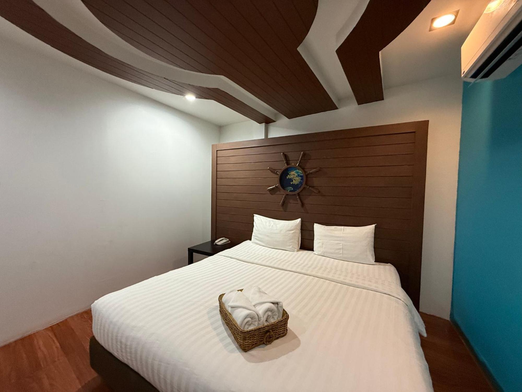Bed By Cruise Hotel At Samakkhi-Tivanont Нонтхабурі Екстер'єр фото